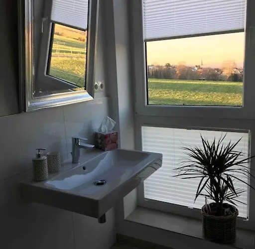 Am Jenneberg Mit Koelnbonn- Ausblick بورنهايم